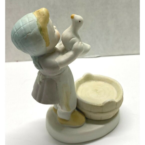 House Of Lloyd Figurine Farm Girl with Goose Bath Time Tub Vintage - Picture 6 of 8